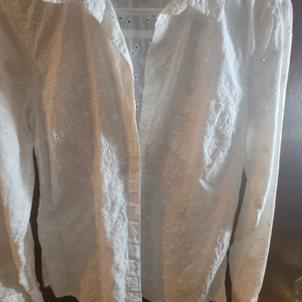 White Lace Old Navy Button Down Size Medium